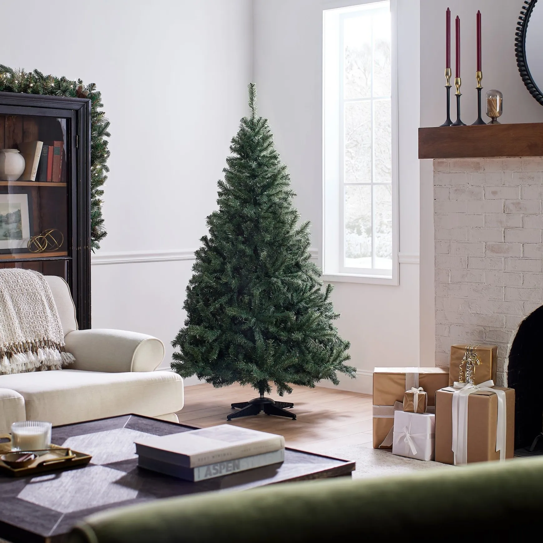 Discount National Tree Company Artificial Medium Christmas Tree, Green, Kincaid Spruce, Includes Stand, 6 Feet